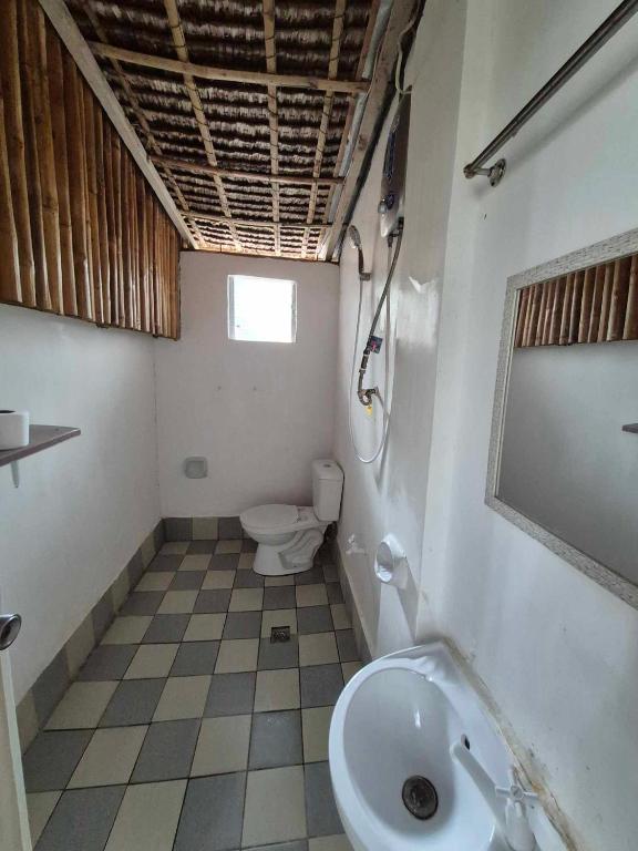 nirvana bamboo houses & dive center, Budget unterkünfte Moalboal