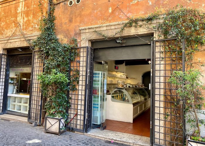 gelateria del teatro, rom